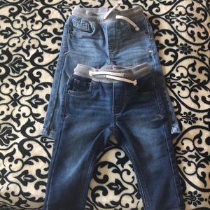 12 month Excellent Condition toddler boy jeans.l